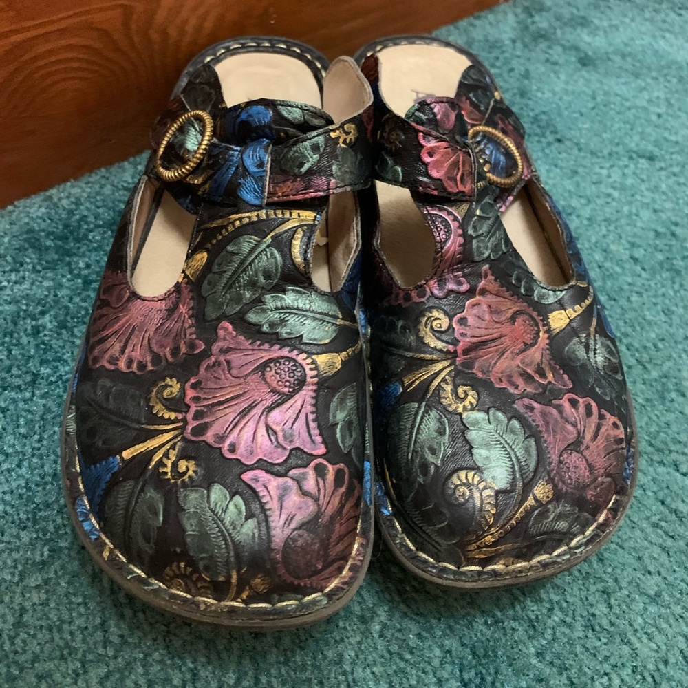 Alegria floral mules